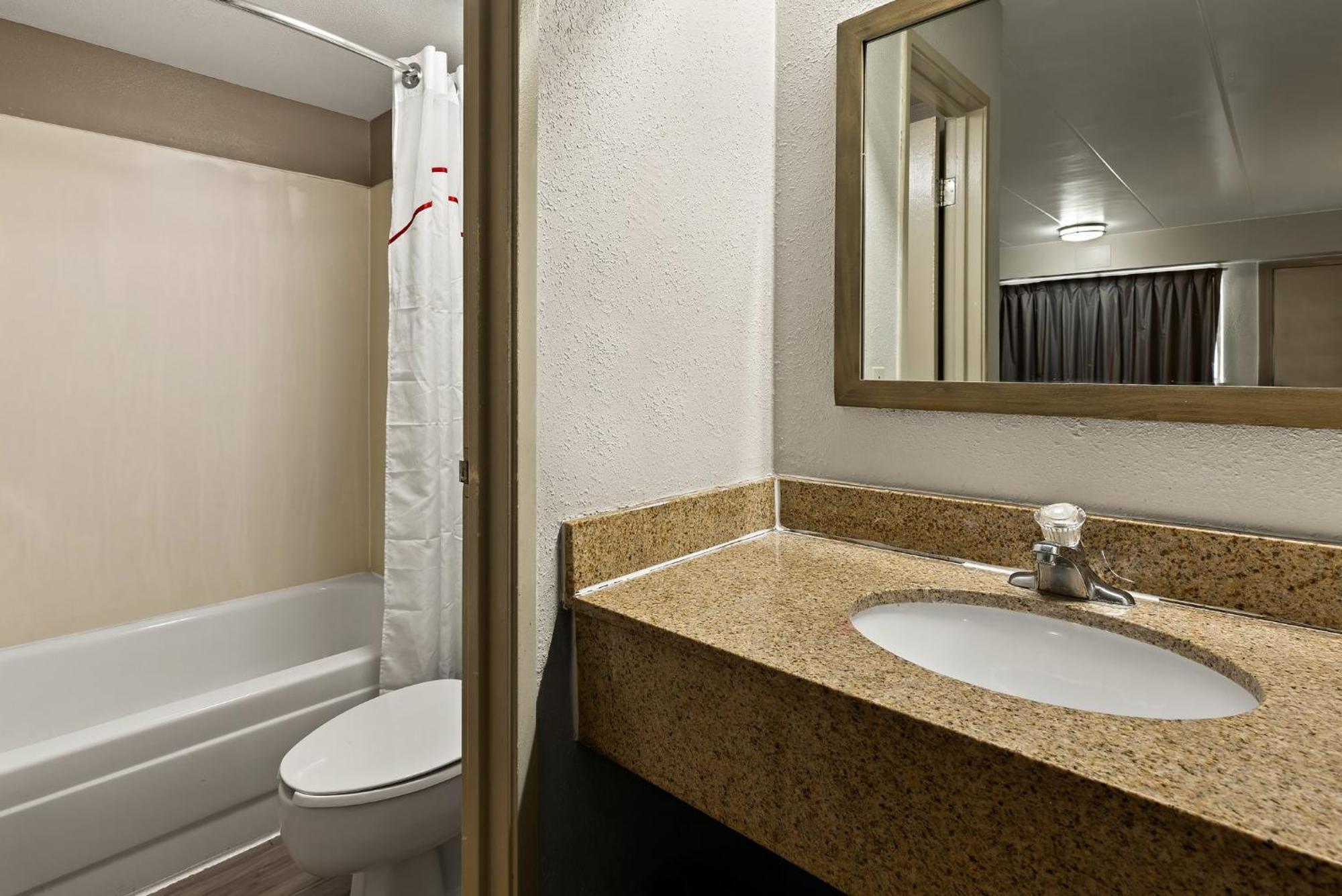 Red Roof Inn Cleveland - Independence Esterno foto