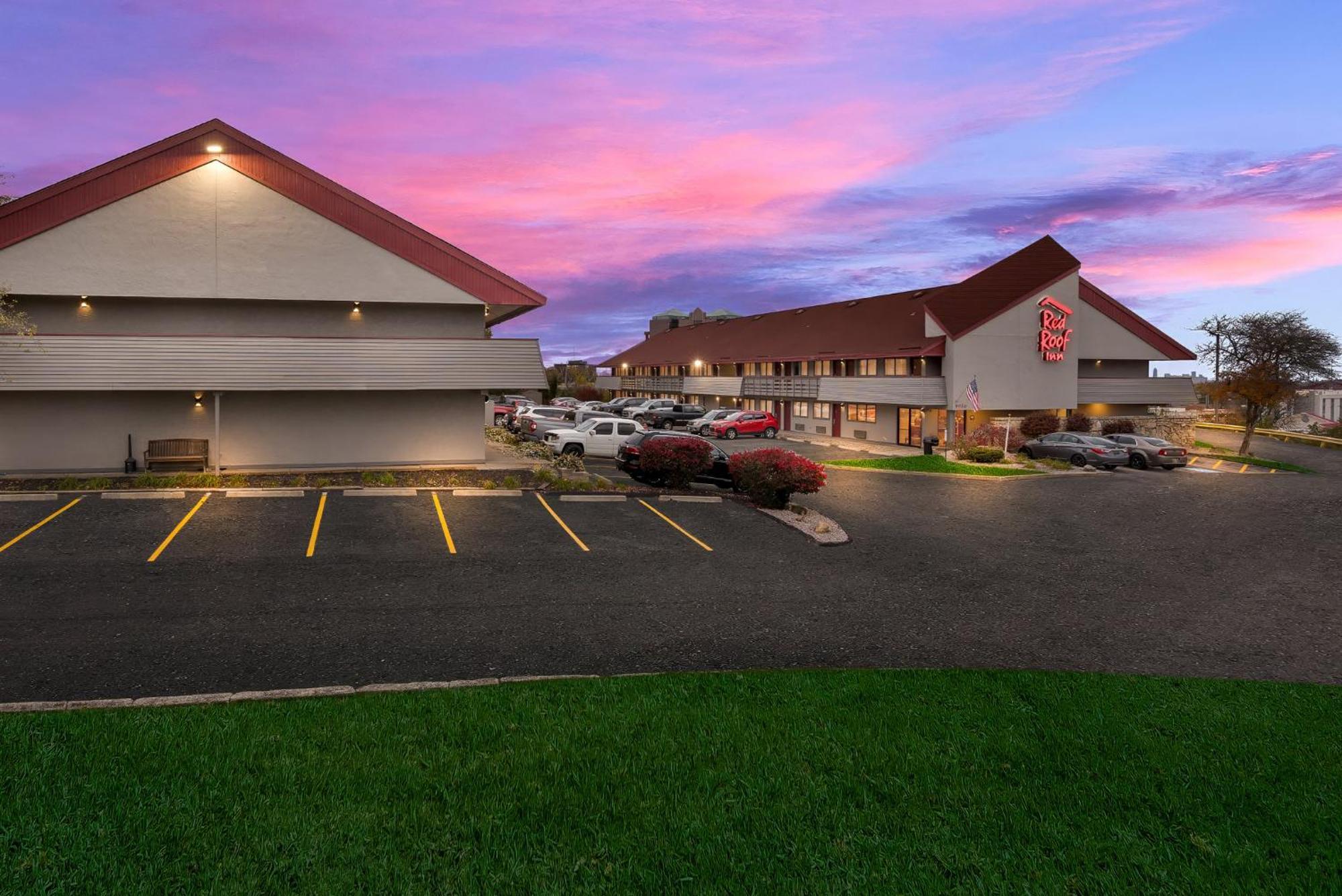 Red Roof Inn Cleveland - Independence Esterno foto