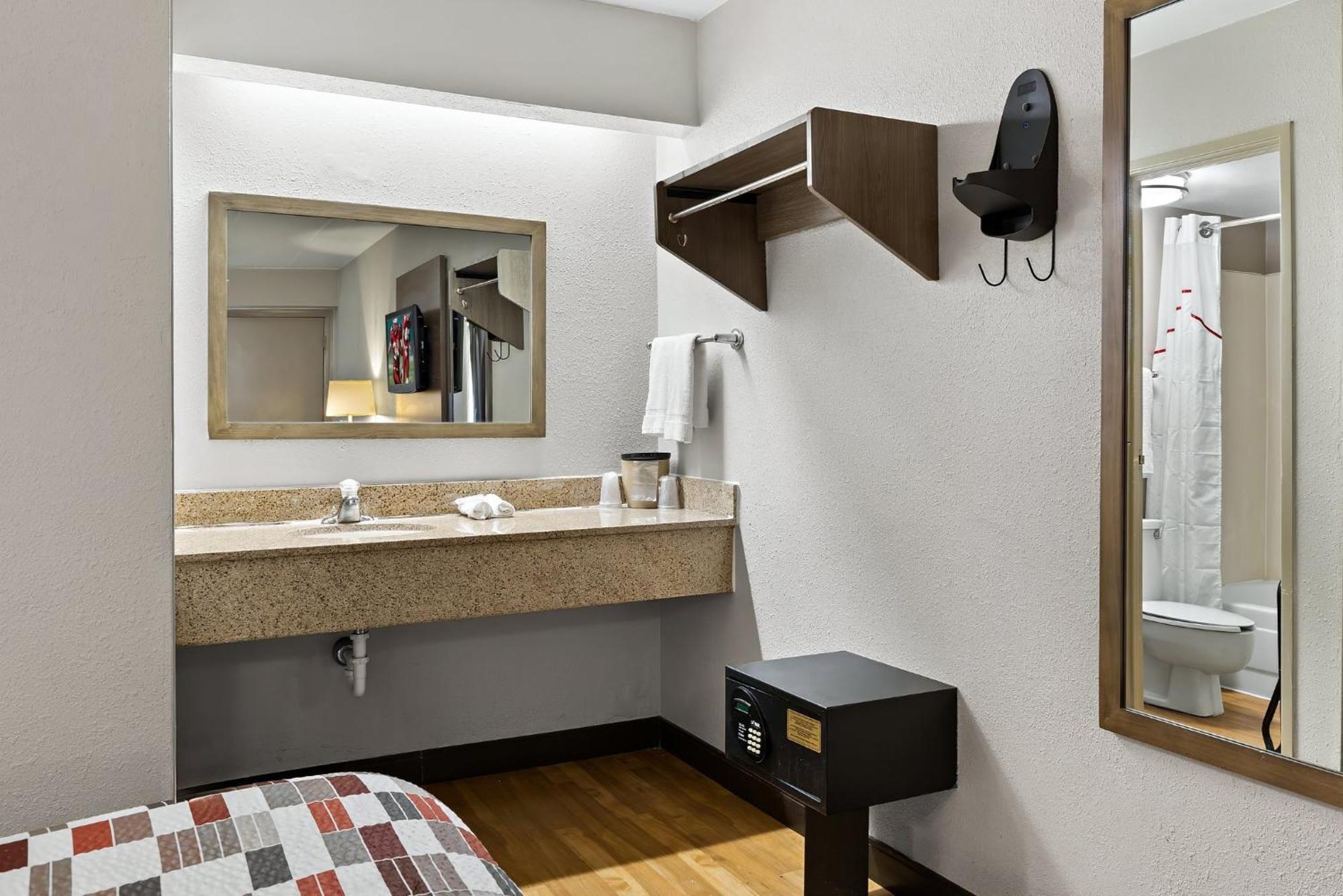 Red Roof Inn Cleveland - Independence Esterno foto